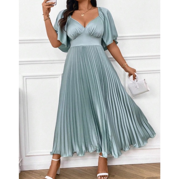 Dresses & Skirts - Plus Mint Green Pleated Butterfly Short Sleeve Dress